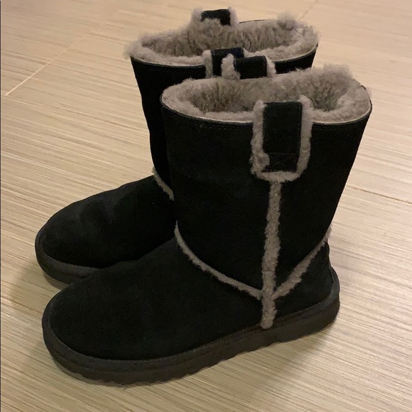 ugg classic short spill seam